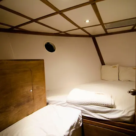 Botel Dalgaci Boat *